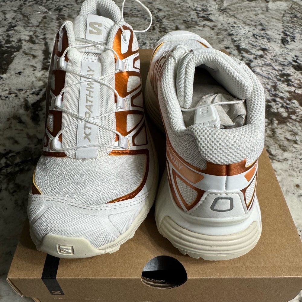 Salomon XT-Pathway Metallic White and Orange Athletic Shoes. NWOT - Picture 6 of 12